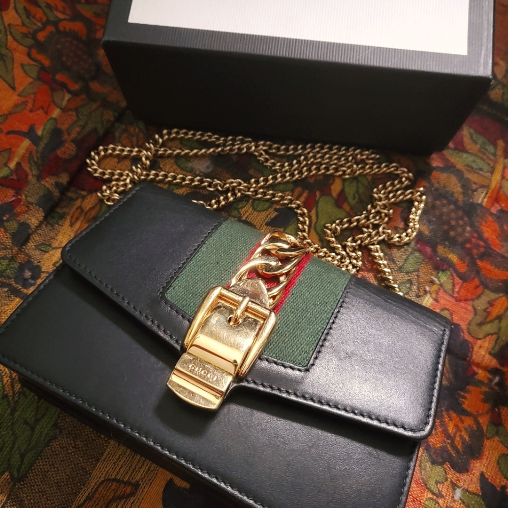 -SOLD Gucci mini Multi way